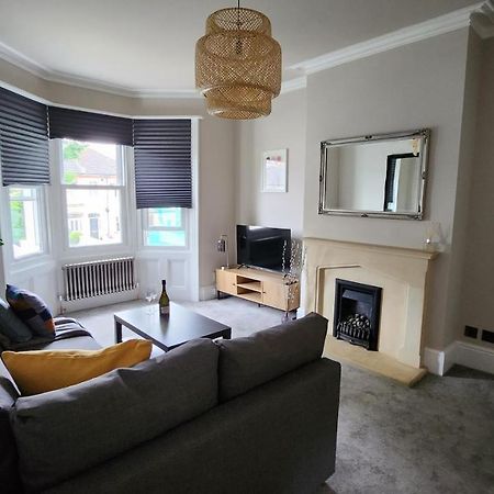Contemporary Beach Apartment Brighton Eksteriør billede