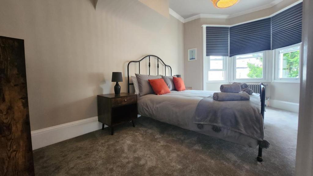 Contemporary Beach Apartment Brighton Eksteriør billede