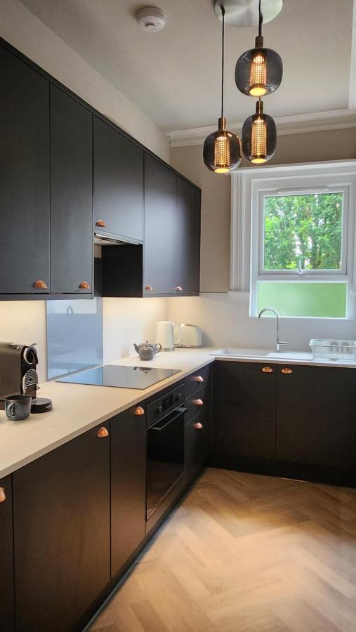 Contemporary Beach Apartment Brighton Eksteriør billede