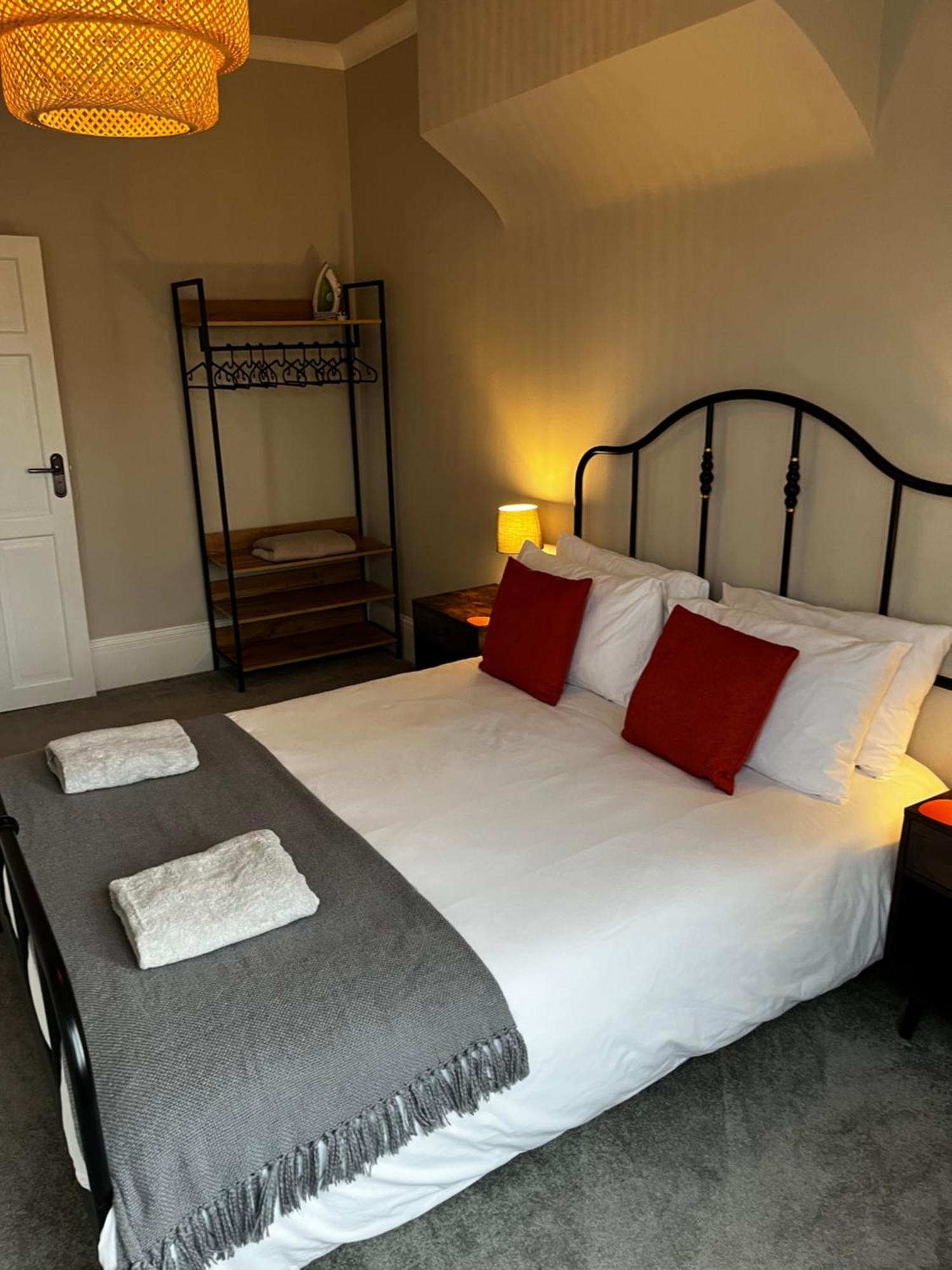 Contemporary Beach Apartment Brighton Eksteriør billede