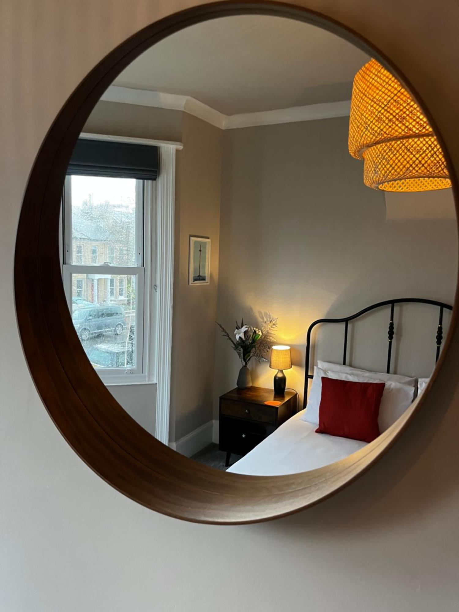 Contemporary Beach Apartment Brighton Eksteriør billede
